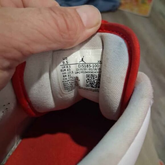 Air Jordan 1 Low SPADES 9.5 - Picture 7 of 8